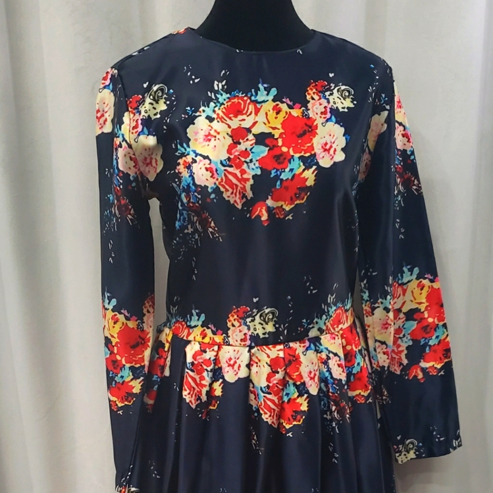 Loshow - Floral Long Sleeve Dress